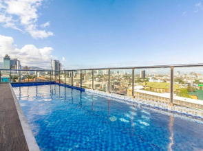 RedDoorz Plus @ Jones Avenue Cebu