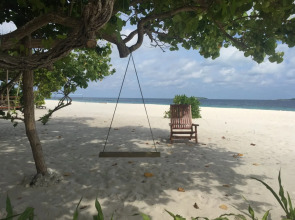 Отель Ithaa Inn Kamadhoo