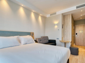 Holiday Inn Express Madrid Airport by IHG