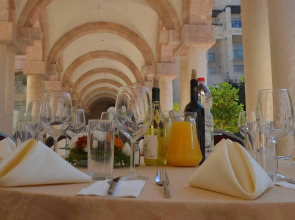 YMCA Three Arches Hotel