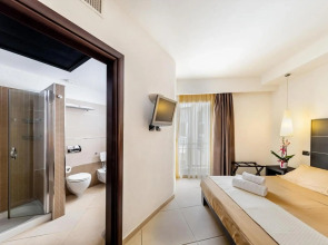 Sunny Day Club Hotel