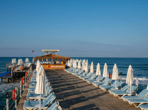 Palmeras Beach Hotel