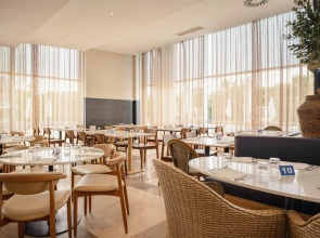 TRYP Lisboa Caparica Mar Hotel