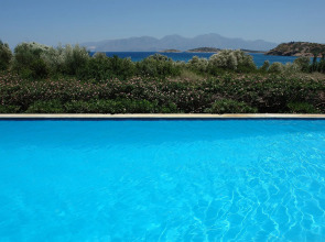 Mirabella Apartments