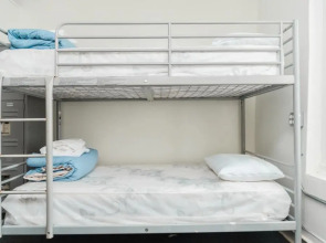 ITH Hermosa Beach Surf Hostel LAX