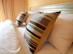 Panisara Pool Villa Huahin