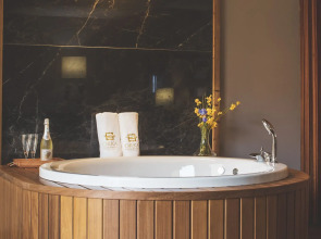 Orka Cove Hotel Penthouse & Suites - Adults Only