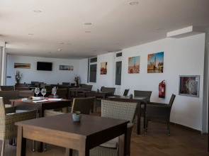 Santa Cruz Village Hotel