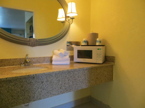 Seralago Hotel & Suites Main Gate East