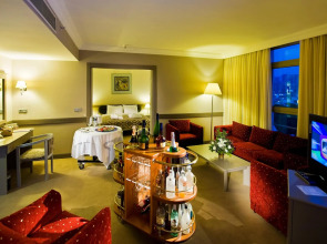 Fantasia Deluxe Hotel