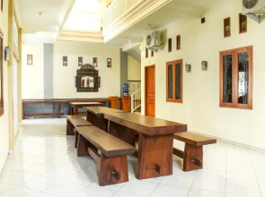 OYO 1642 Penginapan Anggrek Syariah 2