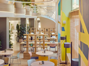 Отель INNSiDE by Melia Barcelona Apolo