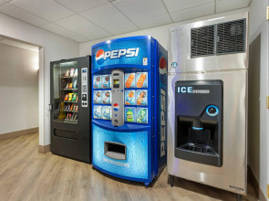 Comfort Suites East Brunswick - South River