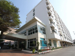 The Royal Bee Apart Hotel