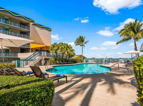 Palm Tree Club Miami Hotel