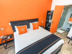 Never at Home Green Point - Hostel