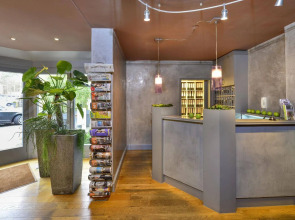 Airport Hotel by The New Yorker