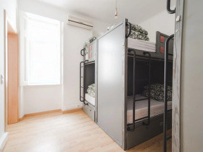 Хостел WOT Patio Social