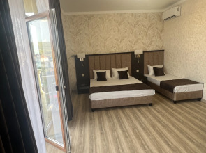 Адонис (Дивноморское)