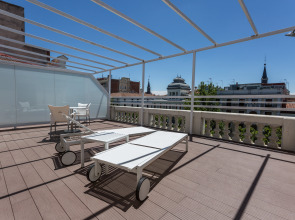 Petit Palace Lealtad Plaza