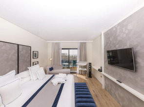 Be Live Experience La Nina