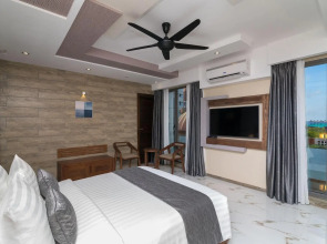 Отель Samann Grand