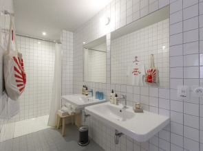 Mob Hotel Paris les Puces