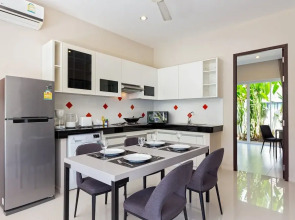 Tropical Holiday 2BR Pool Villa Greens 9