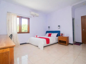 RedDoorz near Pantai Boom