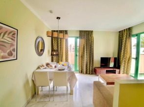 Holiday World RIWO - Teens Hotel