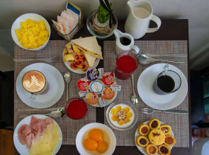 Merulana Inn Guest House