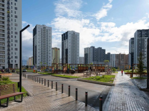 Compass (Компасс) на улице Дмитрия Менделеева