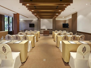 Woodlands Hotel & Resort