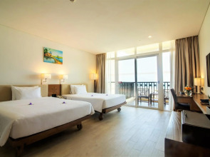 Sandy Beach Non Nuoc Resort