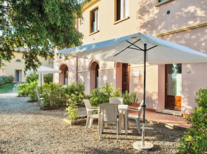 Resort with pool in Riparbella