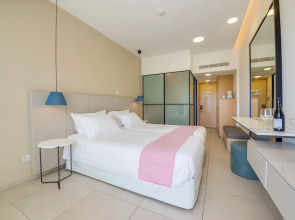 Napa Mermaid Hotel & Suites