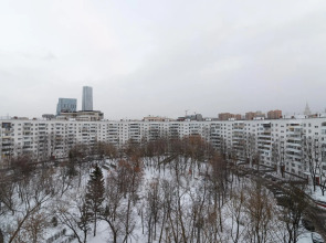 Bon voyage на улице Довженко