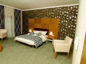 Grand Nur Plaza Hotel