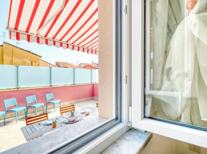 Merlo E - town center & private parking