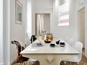 Away Hostel & Coffee Shop