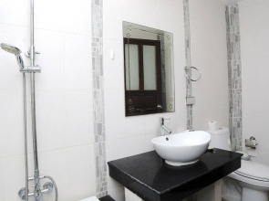 Whispering Palms Suite