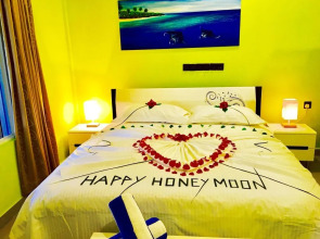 Отель Ithaa Inn Kamadhoo