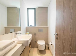 LUX Contemporary Suite View 7