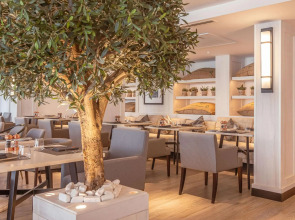 Отель Kwetu Nairobi Curio Collection By Hilton