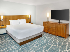 Hyatt Place Waikiki Beach