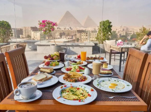 New Pyramid Front Hotel