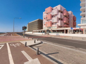 Mackenzie Beach Hotel & Apartments