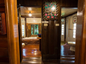 Kaengkrachan Boathouse Paradise Resort