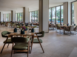 Holiday Inn Resort Sanya Bay by IHG