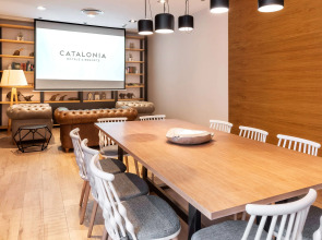 Catalonia Giralda Hotel